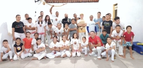 Solonópole marca presença no Desafio Mundial de Capoeira 2025 com Aluna Moranguinho e Mestre Soyn em Fortaleza 
