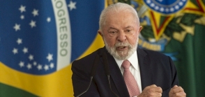 Lula diz que governo fará mudanças para isentar Imposto de Renda de quem ganha até 2 salários mínimos