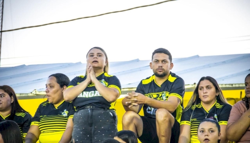 Estádio Agenorzão recebe grande público.