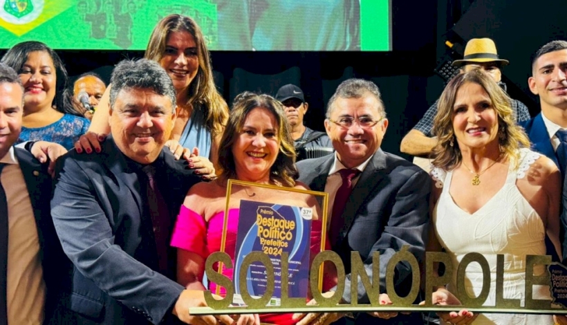 Ana Vládia, reconhecida por sua gestão em Solonópole.