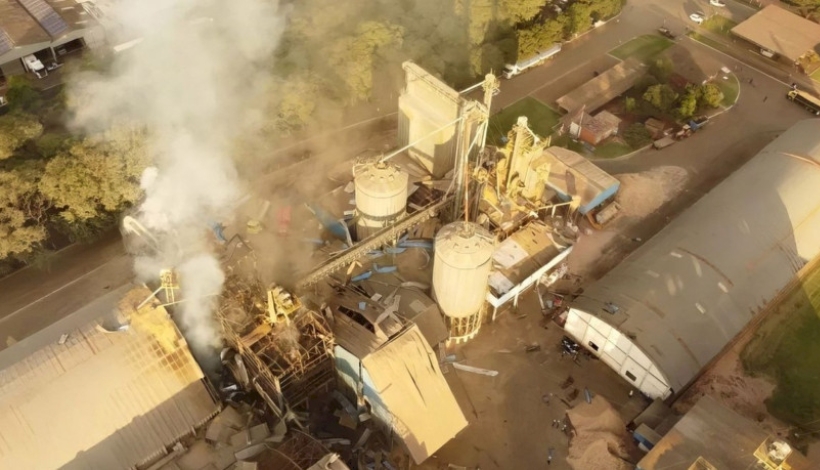 Palotina (PR) - Explosão em silo de secagem de grãos em Palotina, no Paraná, deixa mortos e feridos.