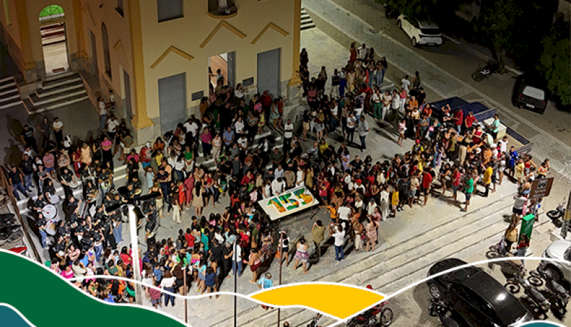 Momento do corte do bolo em comemoração aos 155 anos de Solonópole