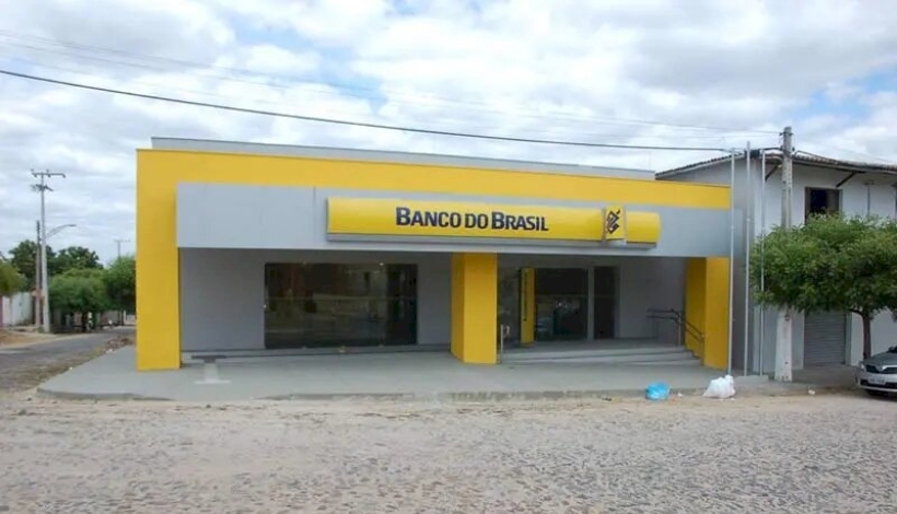 Banco do Brasil de Banabuiú após furto na madrugada desta segunda-feira (27).